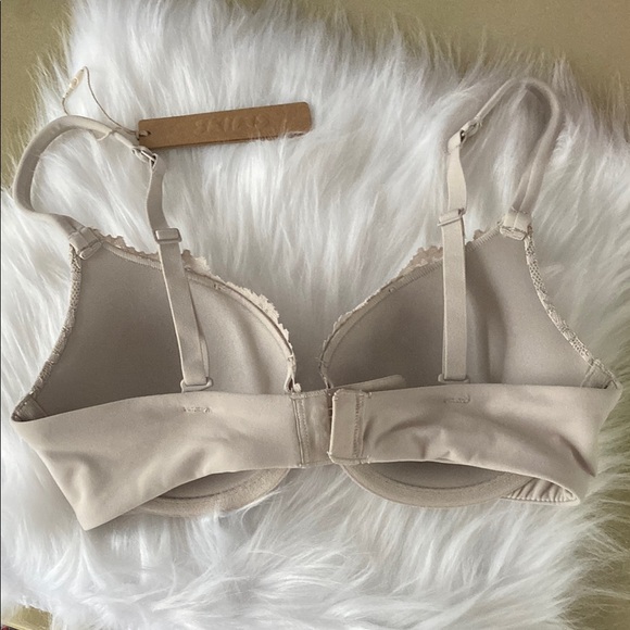 SKIMS NWT fits everybody lace bra size 32A - Picture 4 of 7